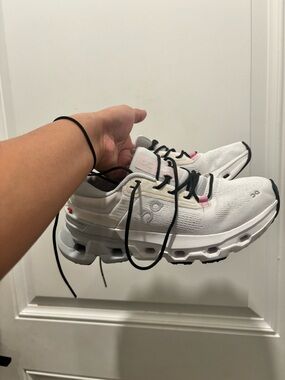 On Cloud Women's Running Shoe - Cloudflyer 5